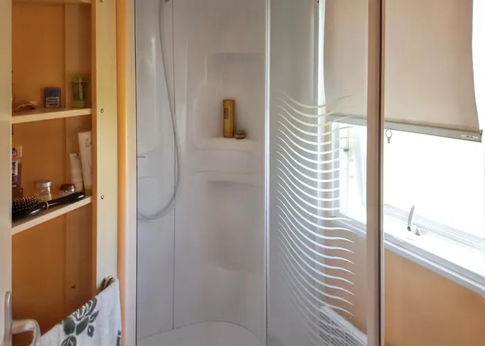 Charming In With Shared Pool Holiday home