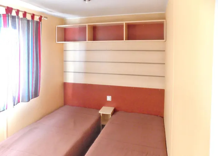 Charming In With Shared Pool Pataias